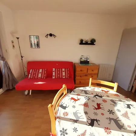 Avec Balcon Et Parking à - Fr-1-515-177 *